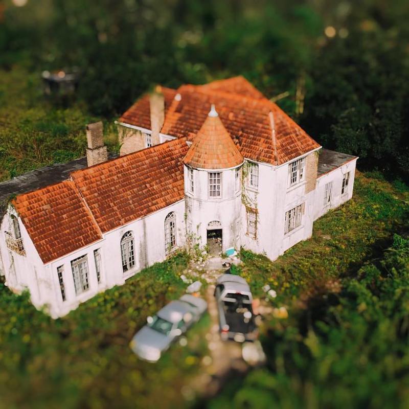 The Haunted House: Abandoned Art and the Spirits that&nbsp;Remain