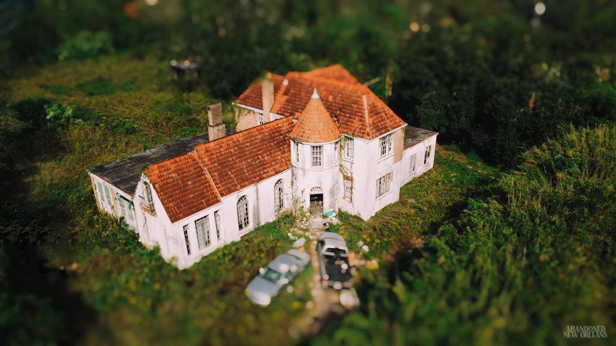 The Haunted House: Abandoned Art and the Spirits that&nbsp;Remain